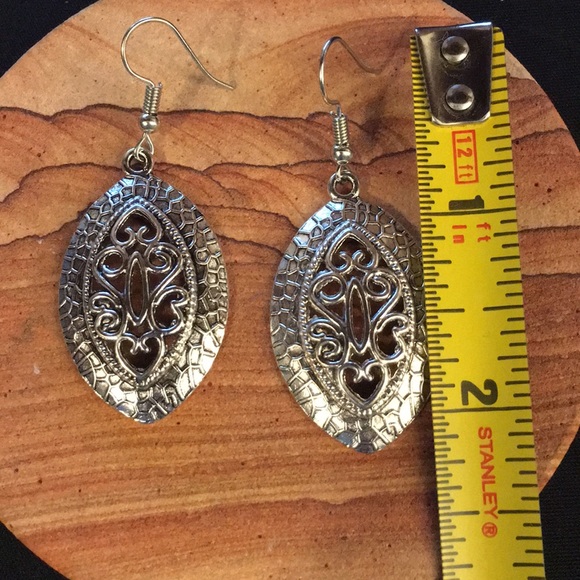 Tibetan Leaf Earrings - Picture 4 of 6